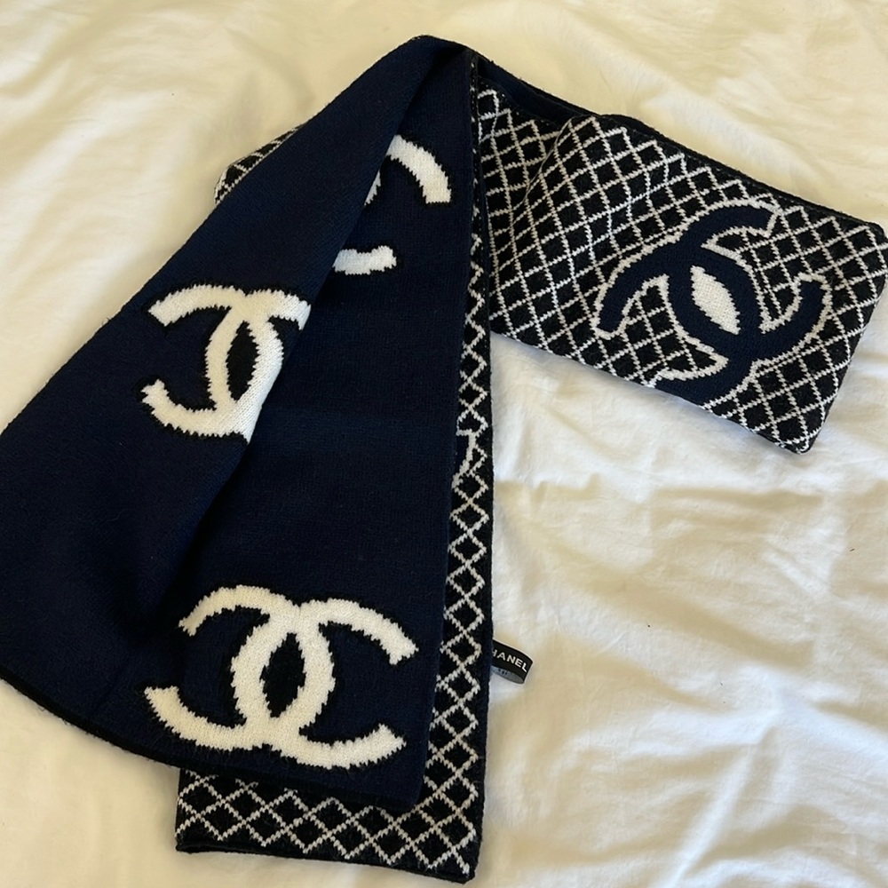 Chanel navy cashmere scarf